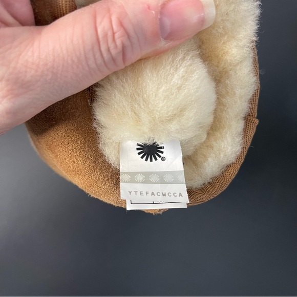 UGGS Youth Chestnut Tall Boots Size 13 - Picture 8 of 8